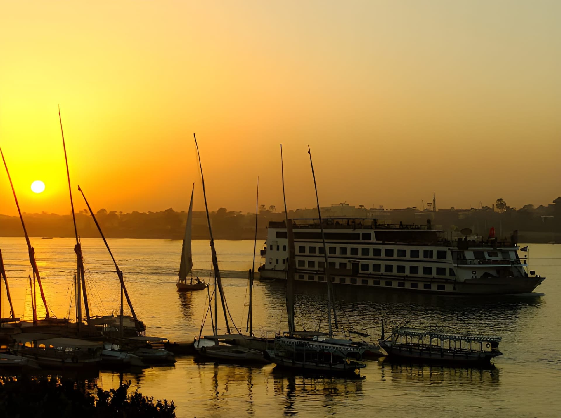 Meroe Dahabiya Nile Cruise